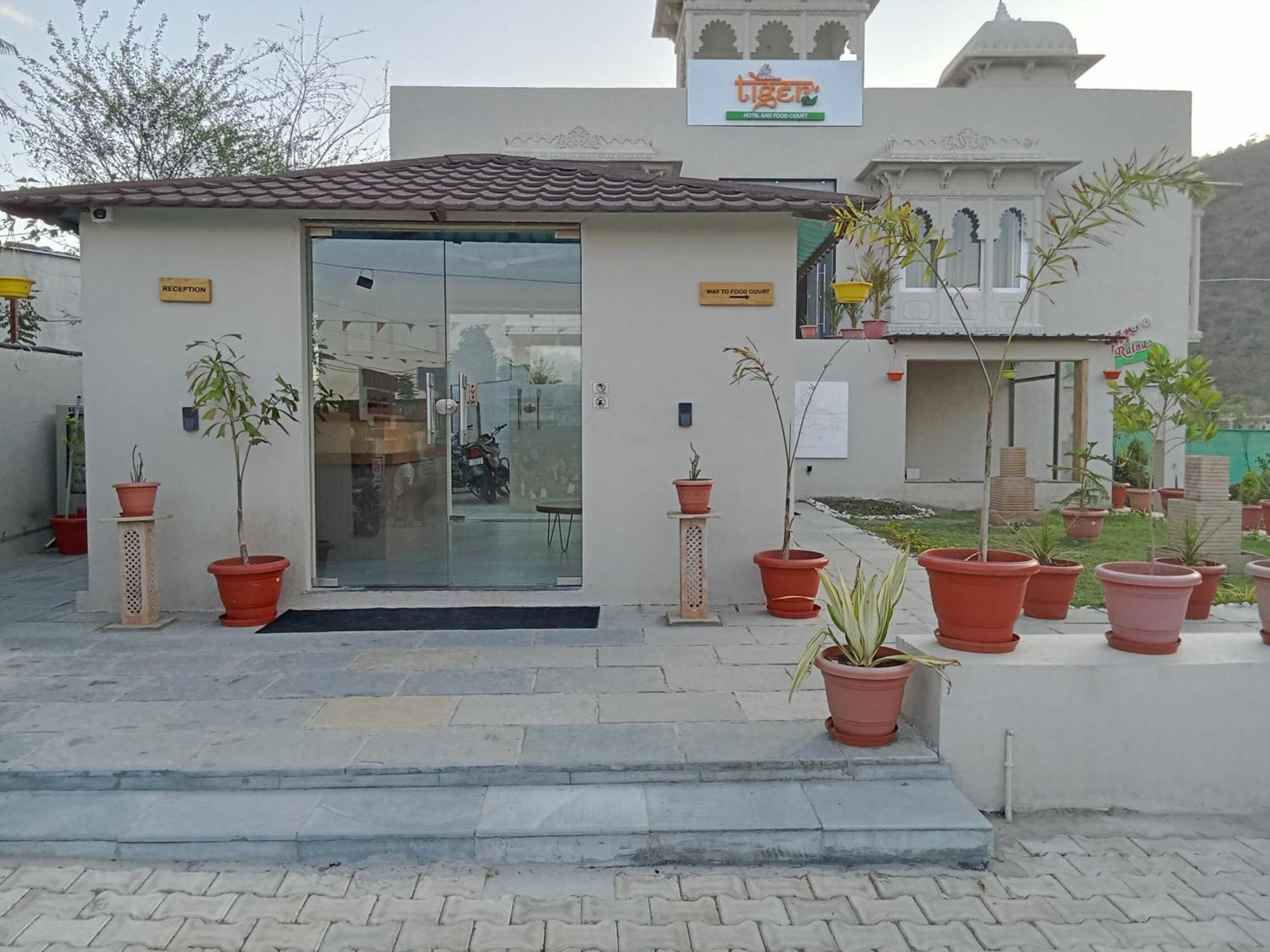 Tiger'S Trail Hotel & Food Court Kumbhalgarh Buitenkant foto